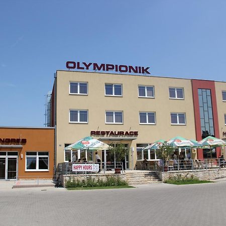 奥林匹尼克酒店 Mělník 外观 照片